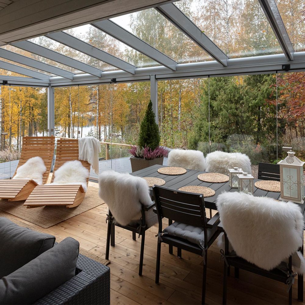 Glasa in balkong villa